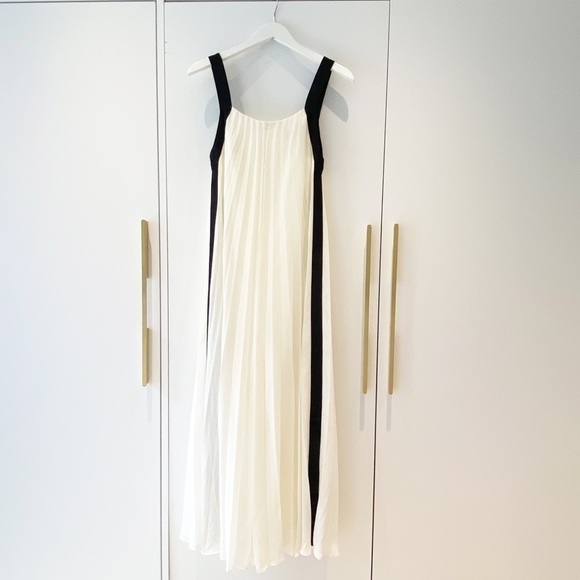 BNWOT Club Monaco Pleated Jumpsuit - Picture 6 of 8